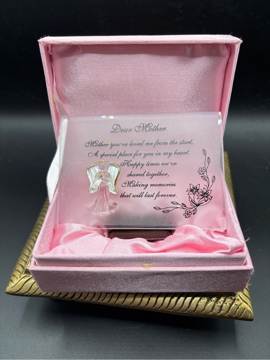 Jewelry - Glass 'Dear Mother' Sentimental Plaque with Angel Accent - Pink